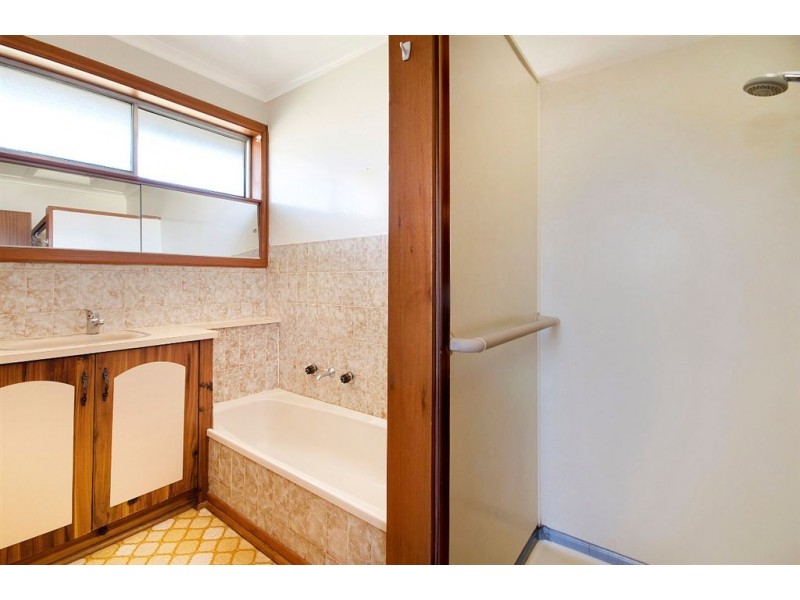 9 Dalmont Crescent, Norlane VIC 3214