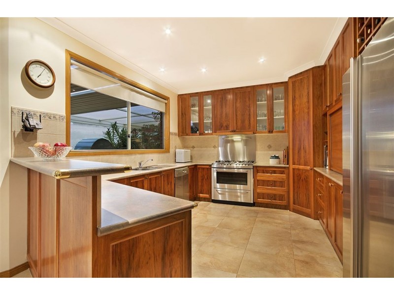 90 Viewbank Rise, Lovely Banks VIC 3221