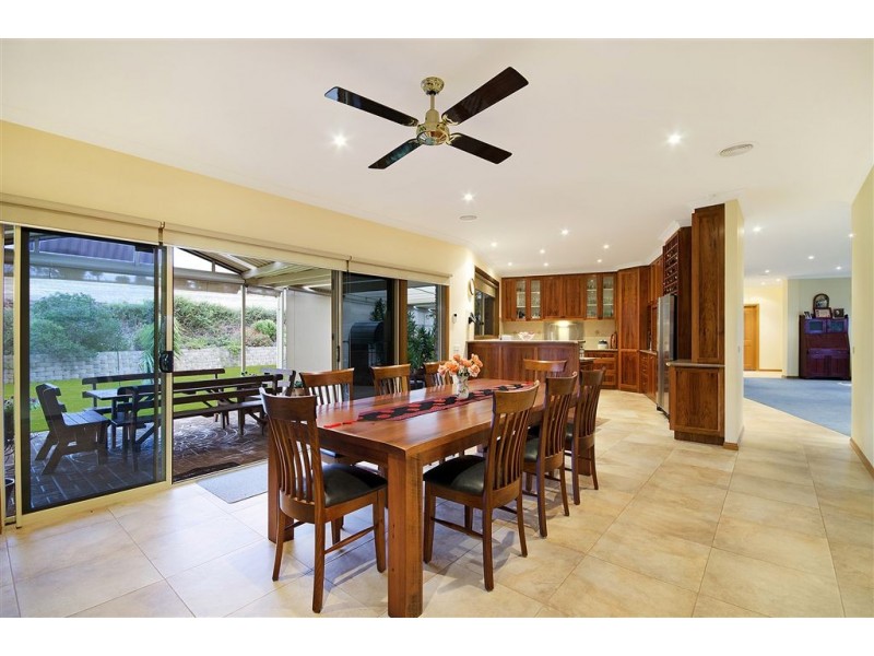 90 Viewbank Rise, Lovely Banks VIC 3221