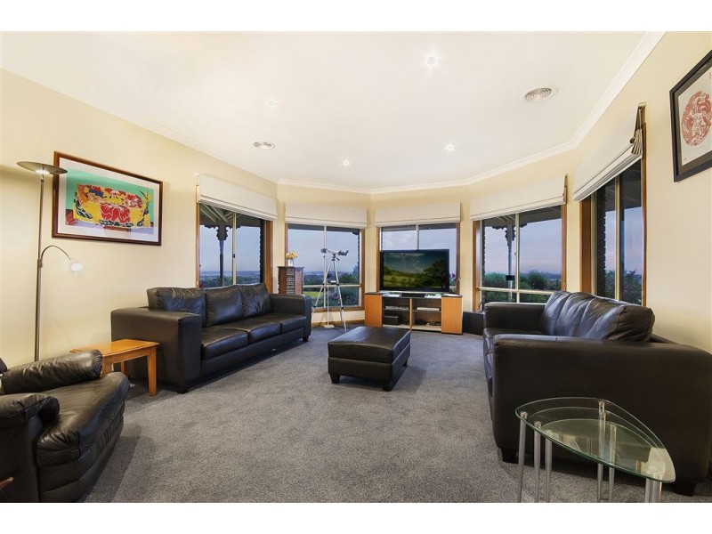 90 Viewbank Rise, Lovely Banks VIC 3221