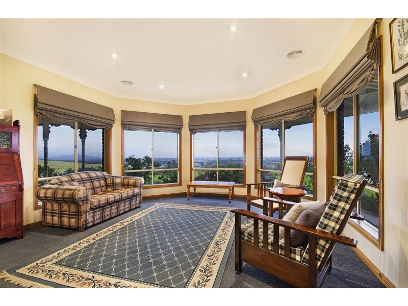 90 Viewbank Rise, Lovely Banks VIC 3221