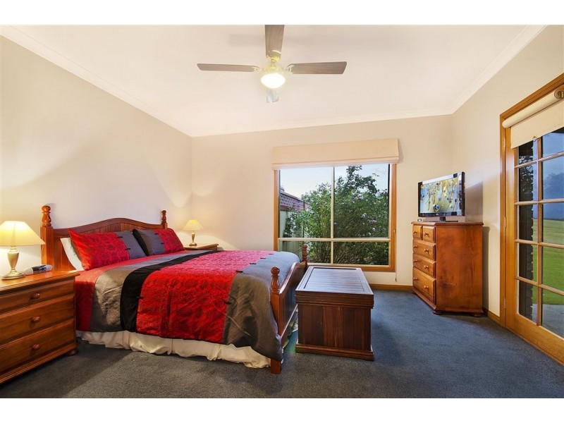 90 Viewbank Rise, Lovely Banks VIC 3221