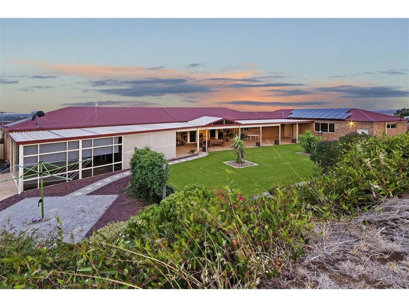 90 Viewbank Rise, Lovely Banks VIC 3221