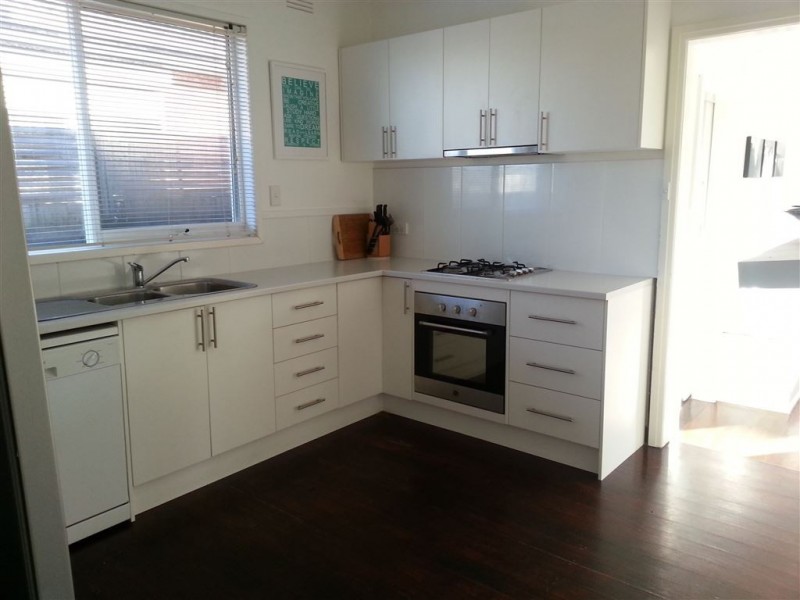 1/14 Waiora Avenue, Hamlyn Heights VIC 3215