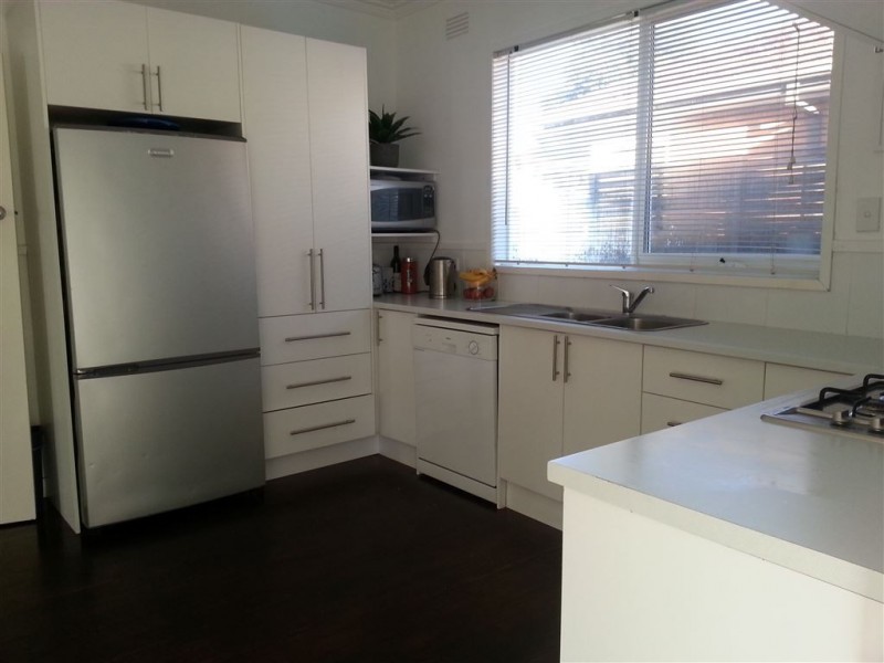 1/14 Waiora Avenue, Hamlyn Heights VIC 3215