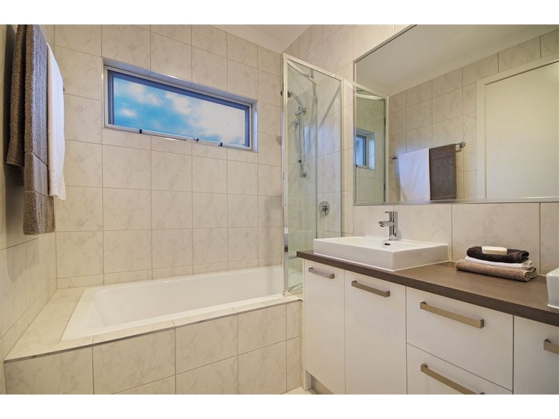 1/22 Myrtle Grove, North Shore VIC 3214