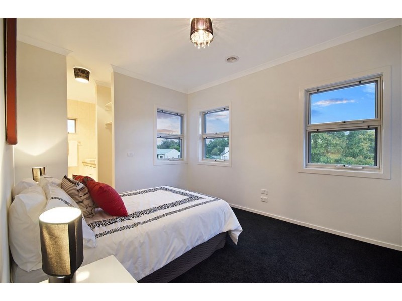 1/22 Myrtle Grove, North Shore VIC 3214