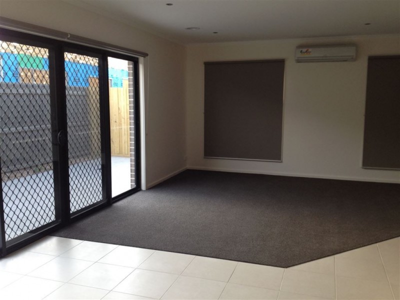 2/21 Deakin Street, Bell Park VIC 3215