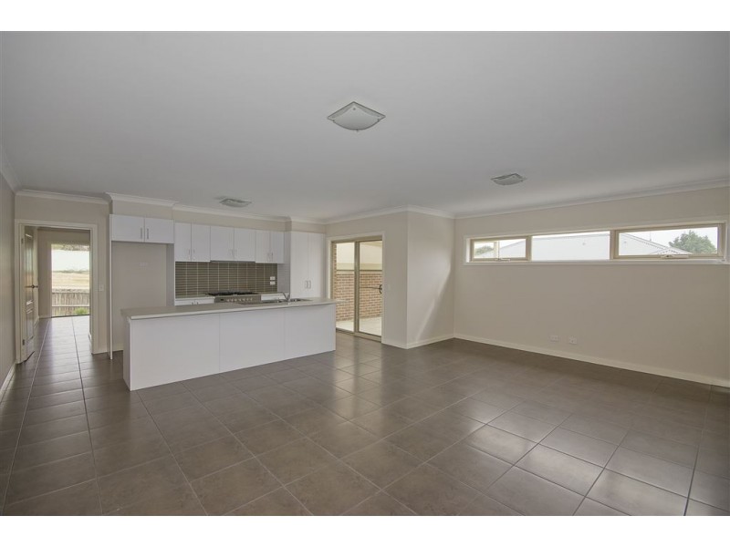 3/4 Reta Close, Leopold VIC 3224