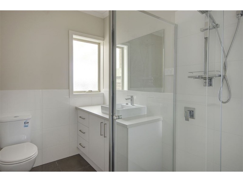 3/4 Reta Close, Leopold VIC 3224