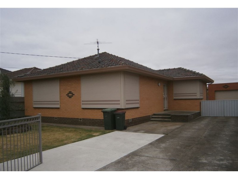 33 Tallinn Street, Bell Park VIC 3215