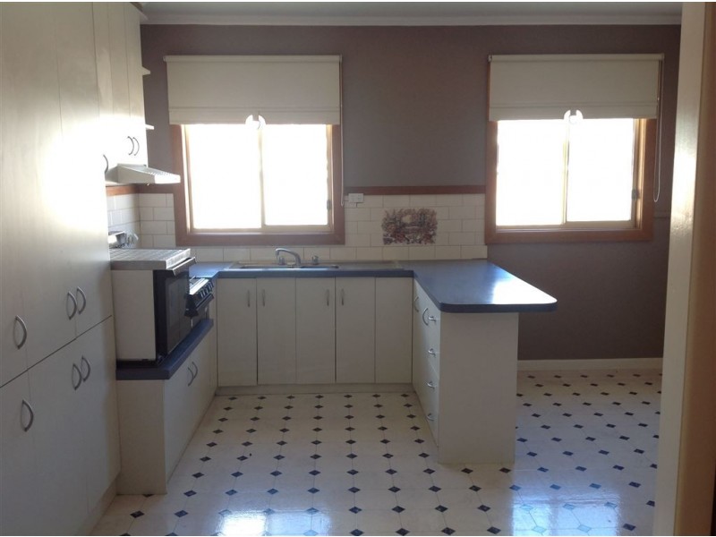 18 June Ave, Hamlyn Heights VIC 3215