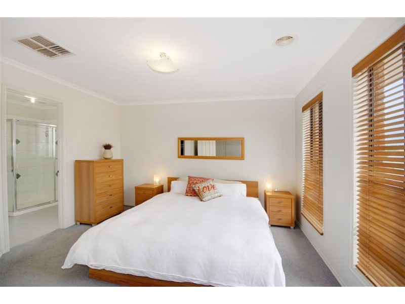 3 Sherman Court, Lovely Banks VIC 3221