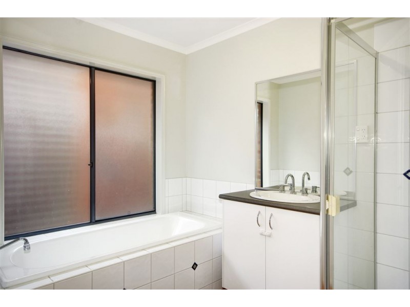 3 Sherman Court, Lovely Banks VIC 3221