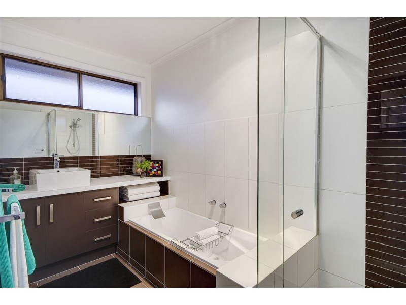 1 Darcy Crescent, Bell Post Hill VIC 3215