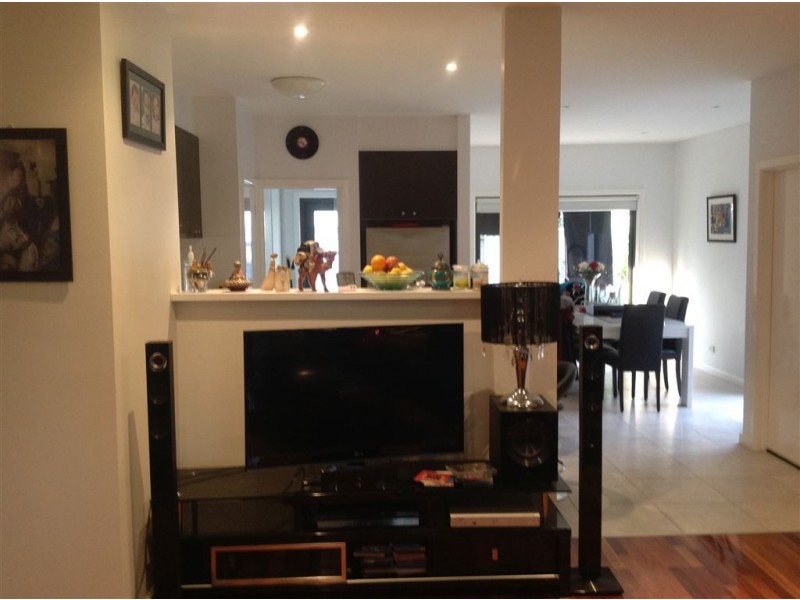 1a Pine Avenue, North Shore VIC 3214