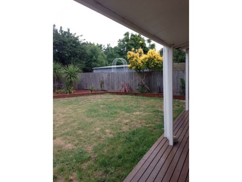 4 Landy Avenue, Highton VIC 3216