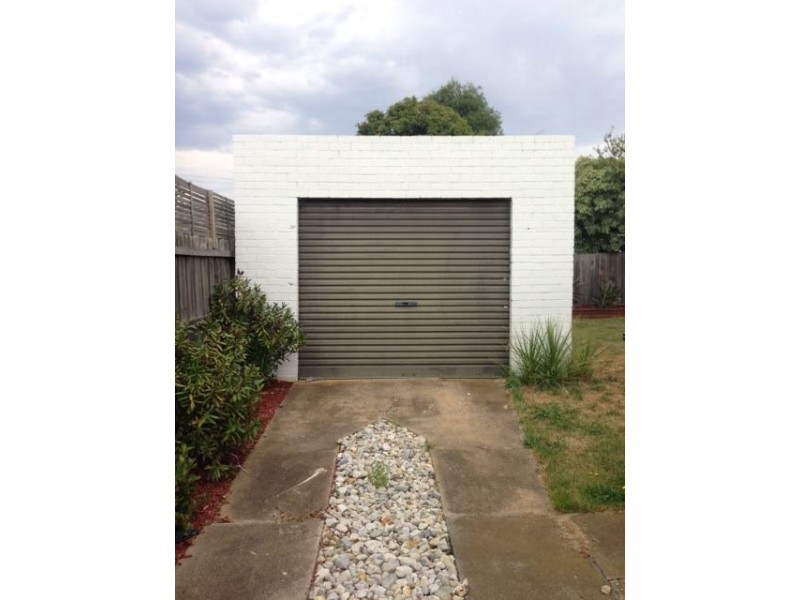 4 Landy Avenue, Highton VIC 3216