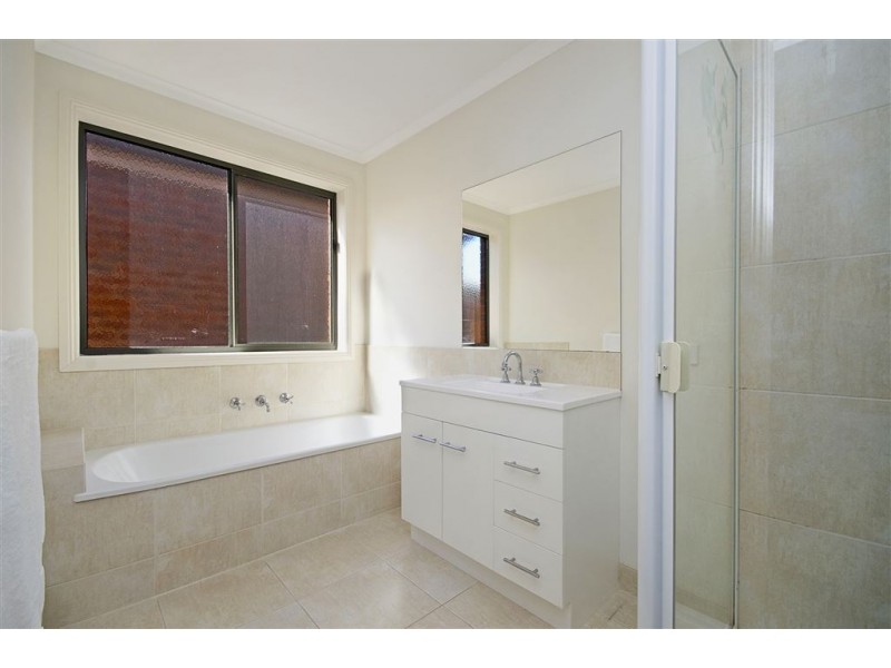 4 & 6 Yooringa Avenue, Norlane VIC 3214