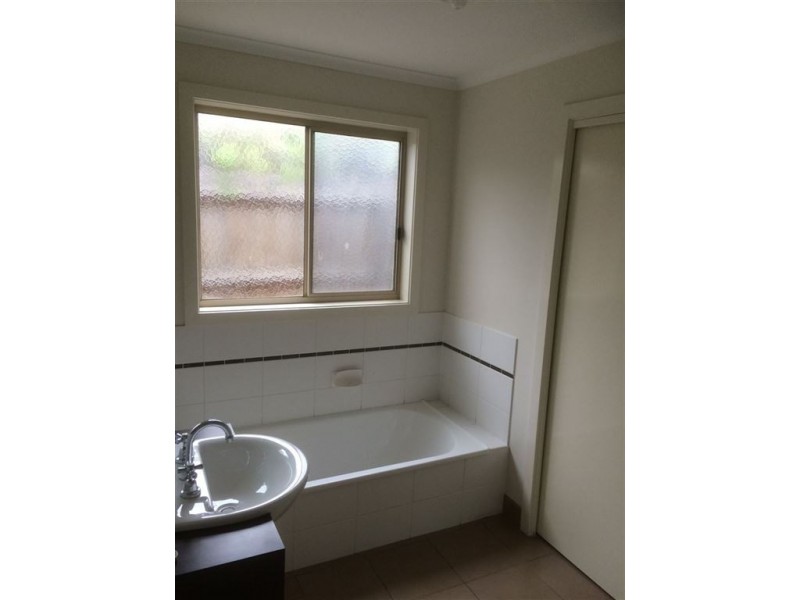 2/23 Ralph Court, Bell Park VIC 3215