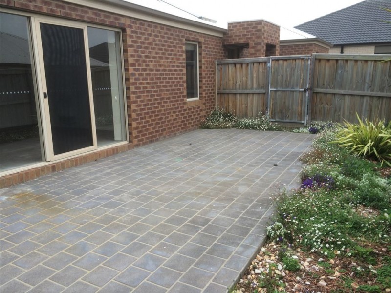 2/23 Ralph Court, Bell Park VIC 3215