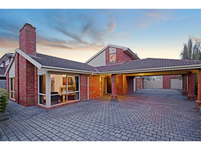 20 Nanworen Crescent, Bell Park VIC 3215
