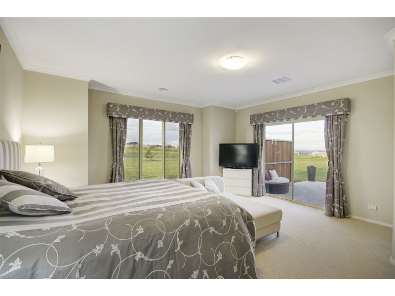 325 Tower Hill Drive, Lovely Banks VIC 3221