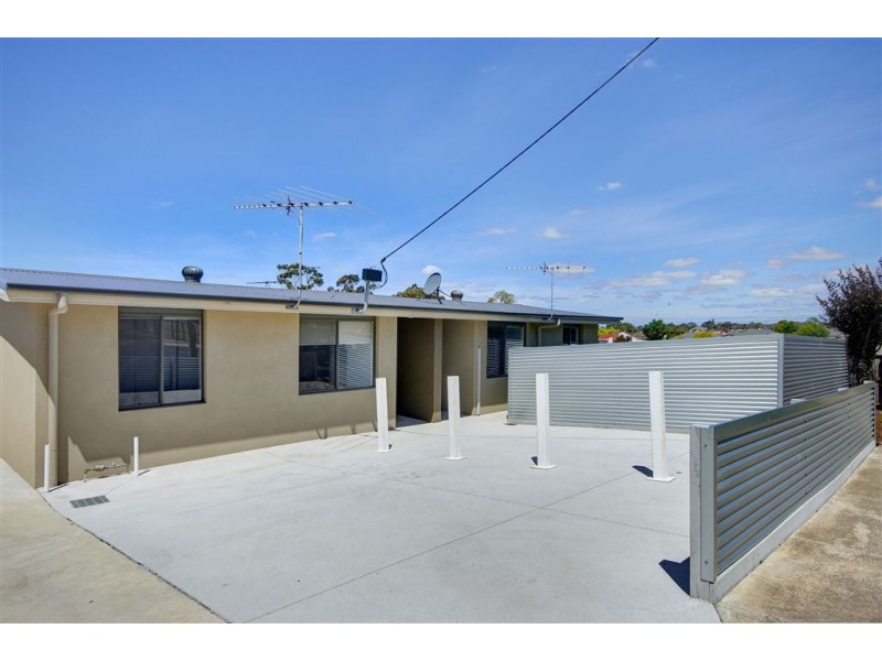 4 & 5/3 Kinnordy Court, Hamlyn Heights VIC 3215