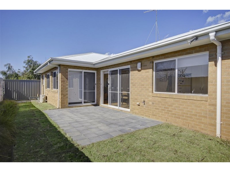 2/14 Waiora Avenue, Hamlyn Heights VIC 3215