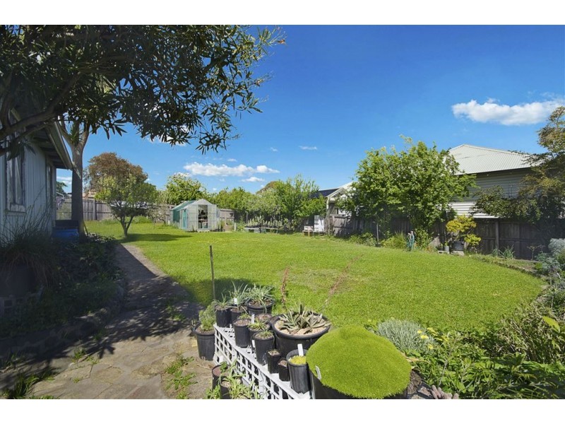 2 Torquay Road, Belmont VIC 3216