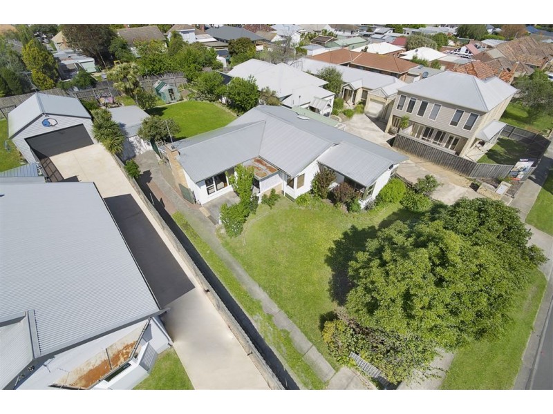 2 Torquay Road, Belmont VIC 3216