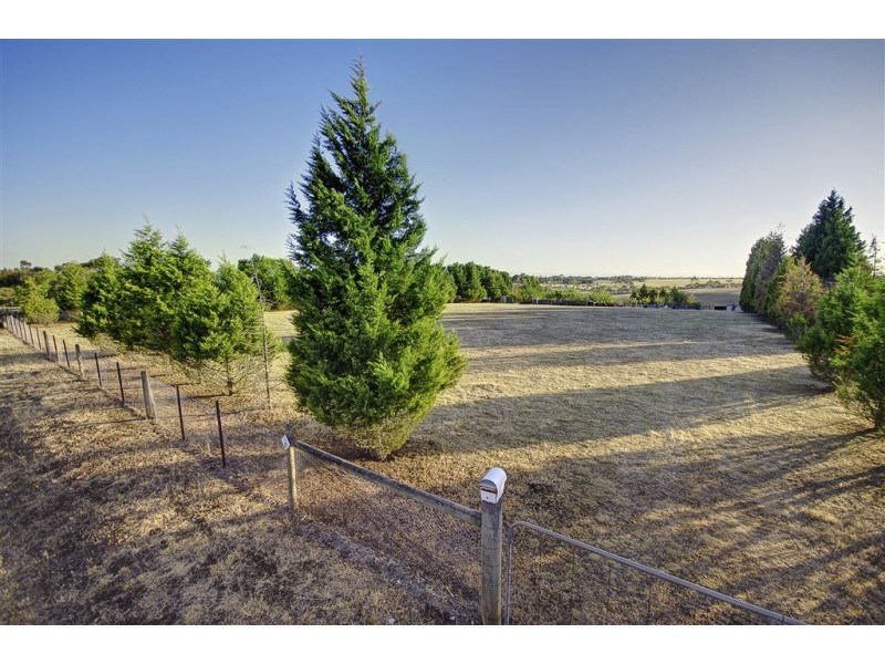 80 Idris Avenue, Lovely Banks VIC 3221