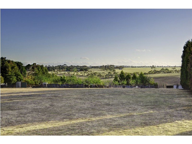 80 Idris Avenue, Lovely Banks VIC 3221