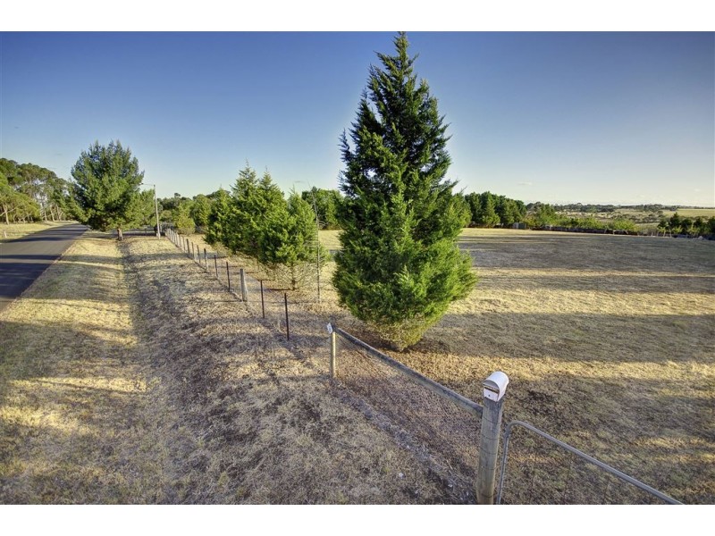 80 Idris Avenue, Lovely Banks VIC 3221