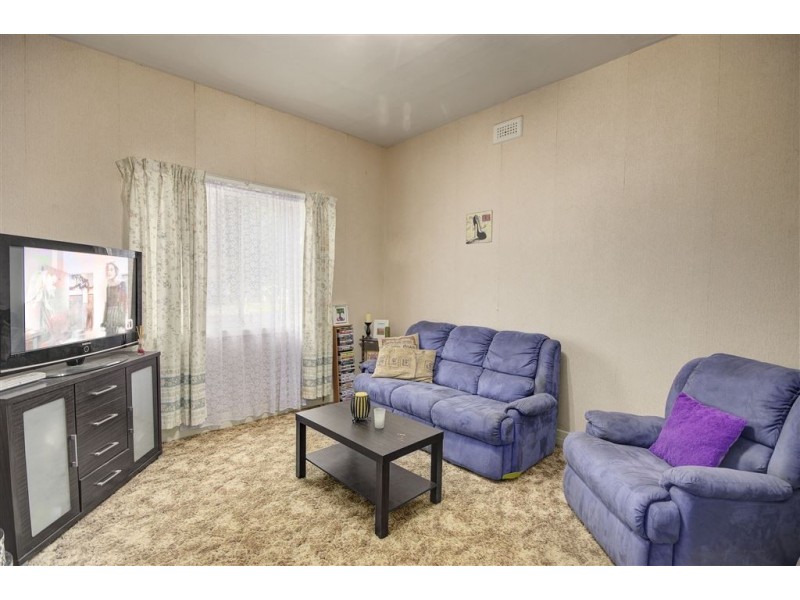 4 Myrtle Grove, North Shore VIC 3214