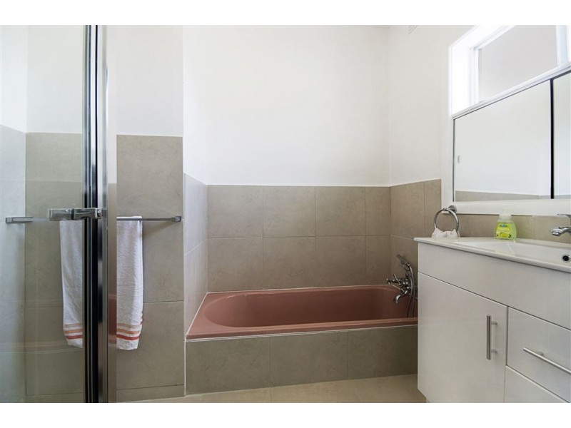 1/24 Hughes Street, Bell Park VIC 3215