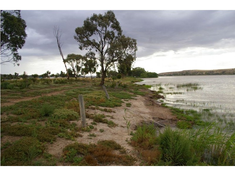 Lot 102 East Front Road, Younghusband SA 5238