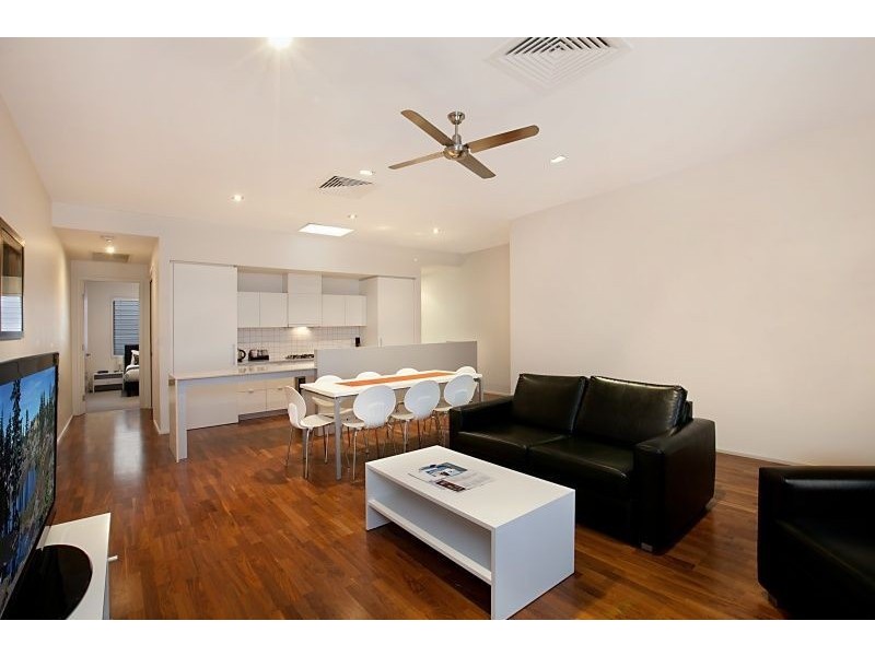 2/6 Hurtle Parade, Mawson Lakes SA 5095