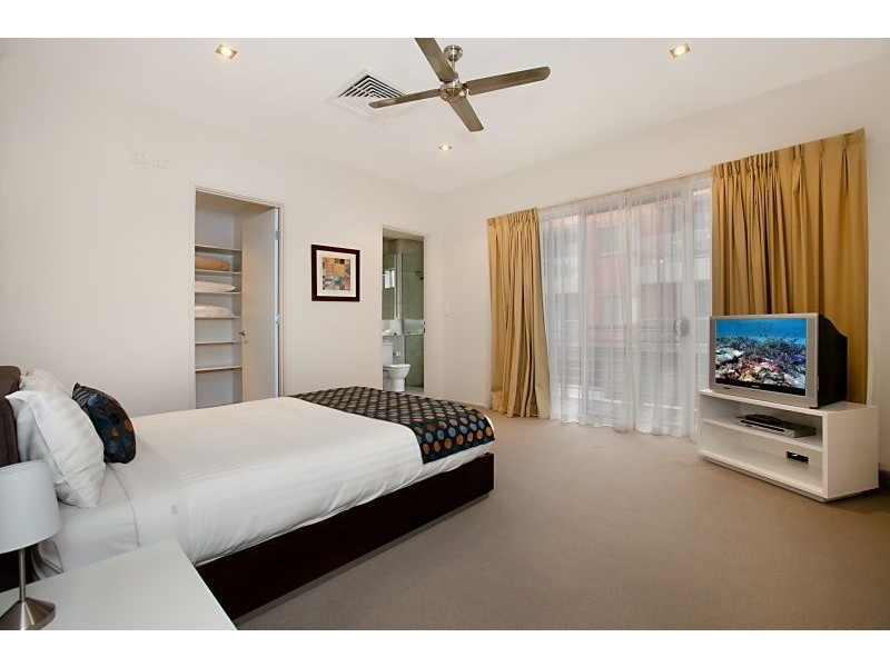 2/6 Hurtle Parade, Mawson Lakes SA 5095