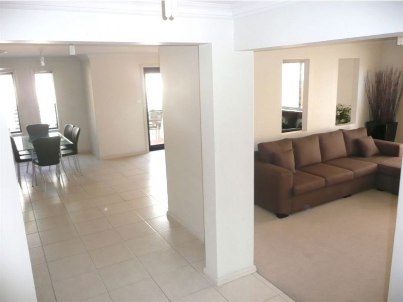 32 Arras Place, Prestons NSW 2170