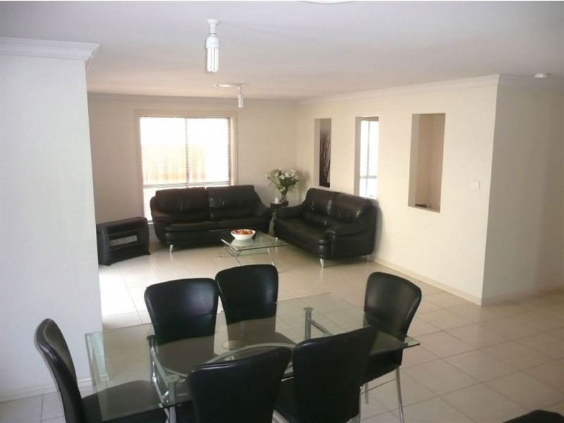 32 Arras Place, Prestons NSW 2170