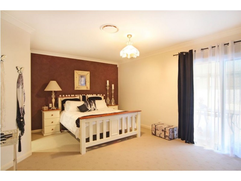 2 Geary Place, Elderslie NSW 2570