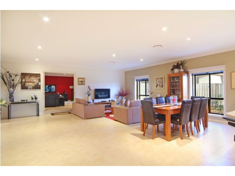 2 Geary Place, Elderslie NSW 2570