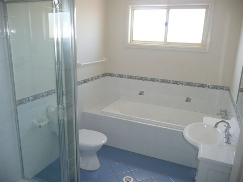 33 Banksia Road, Mount Annan NSW 2567