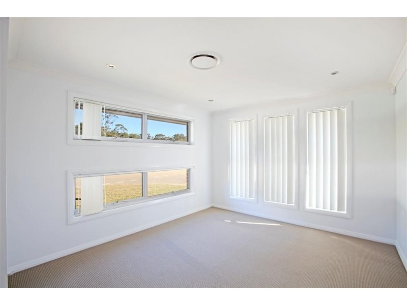 74 Hampshire Boulevarde, Spring Farm NSW 2570
