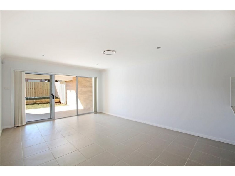 74 Hampshire Boulevarde, Spring Farm NSW 2570
