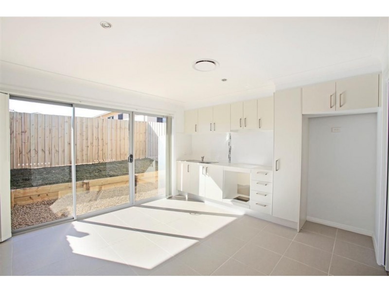 74 Hampshire Boulevarde, Spring Farm NSW 2570