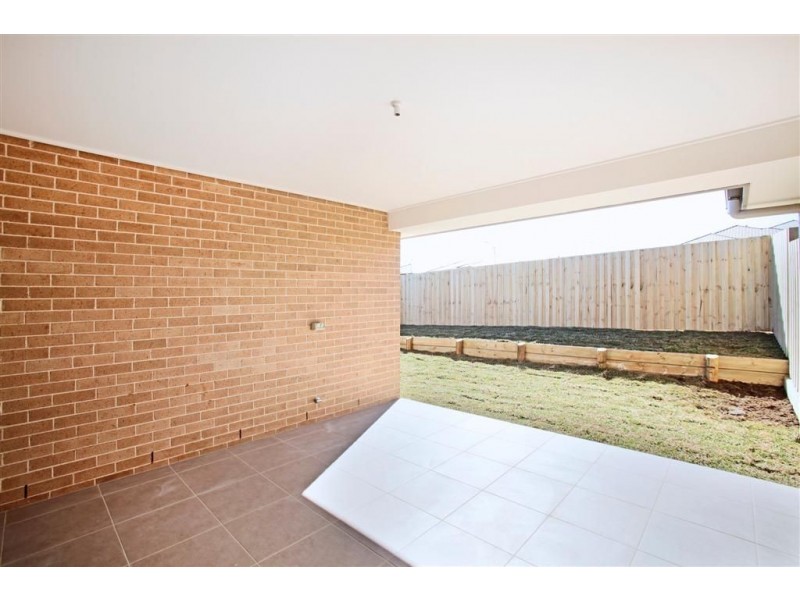 74 Hampshire Boulevarde, Spring Farm NSW 2570