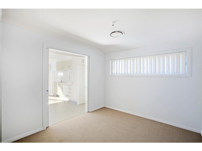 74 Hampshire Boulevarde, Spring Farm NSW 2570
