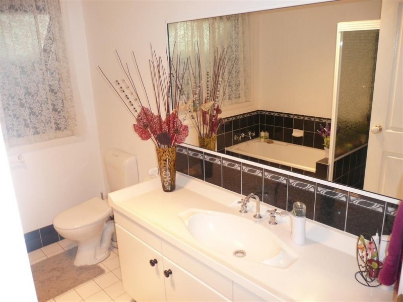12 Mary Anne Close, Mount Annan NSW 2567